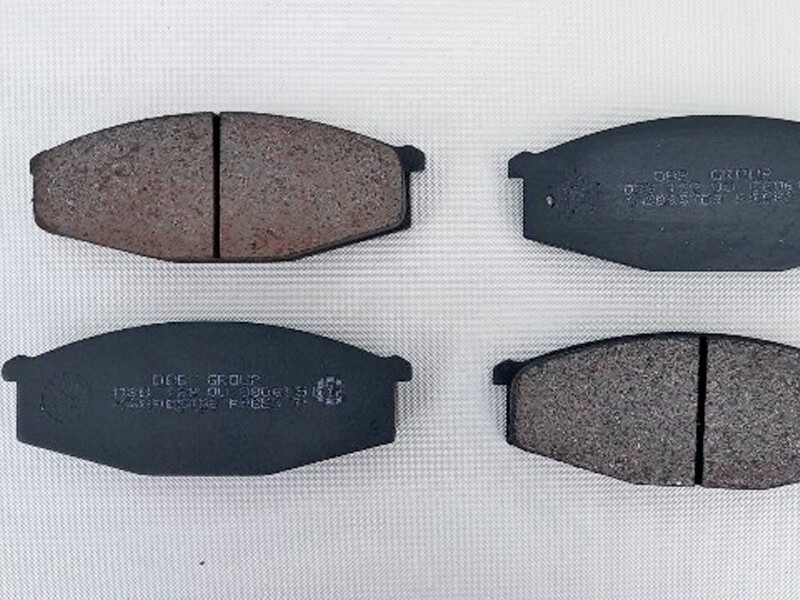 Колодки гальмівні передні дискові DBB 129.00 Nissan 280 ZX, ZXT